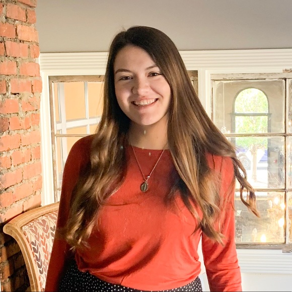 Meet your Posher, Claire - Picture 1 of 1